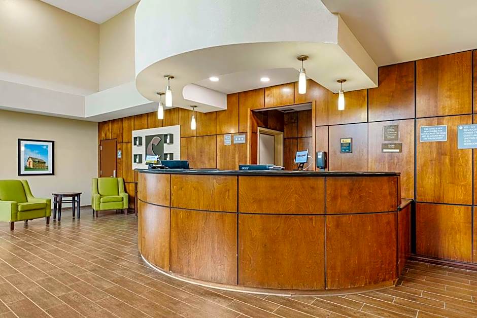 Comfort Suites East Lincoln - Mall Area