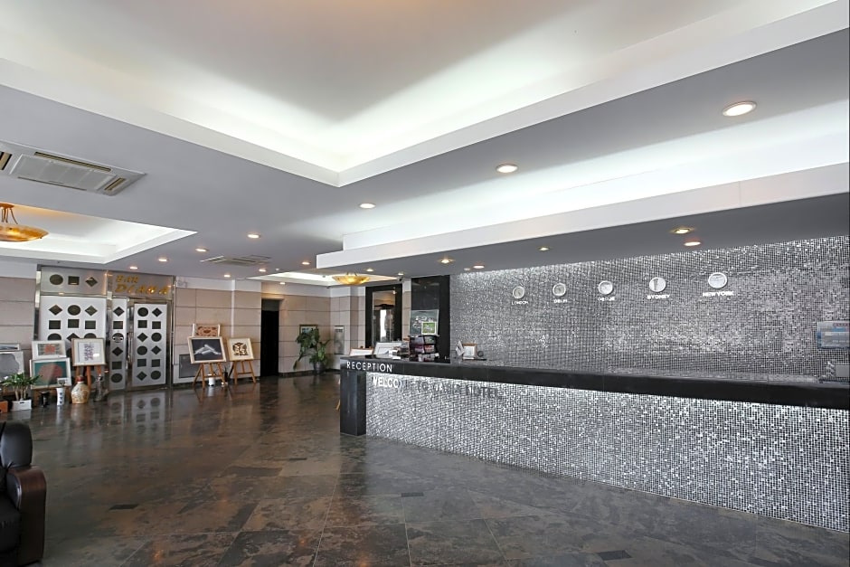 OASIS Hotel