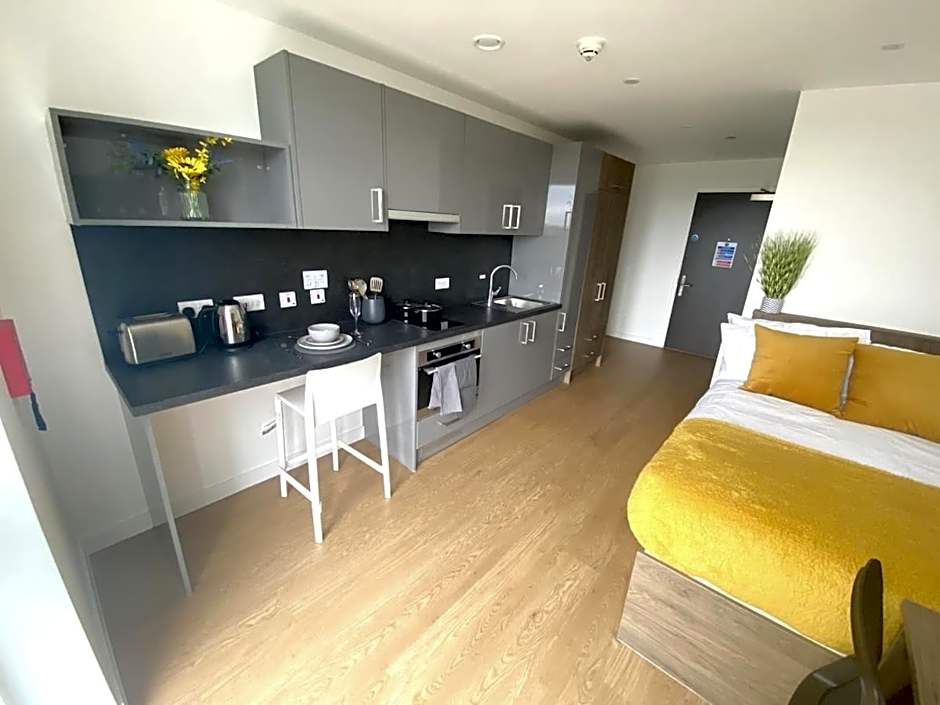 For Students Only The Oaks in Coventry