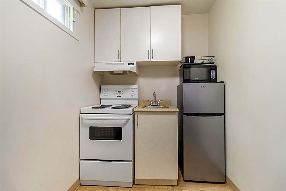 Dannys Hotel Suites; SureStay Collection by Best Western