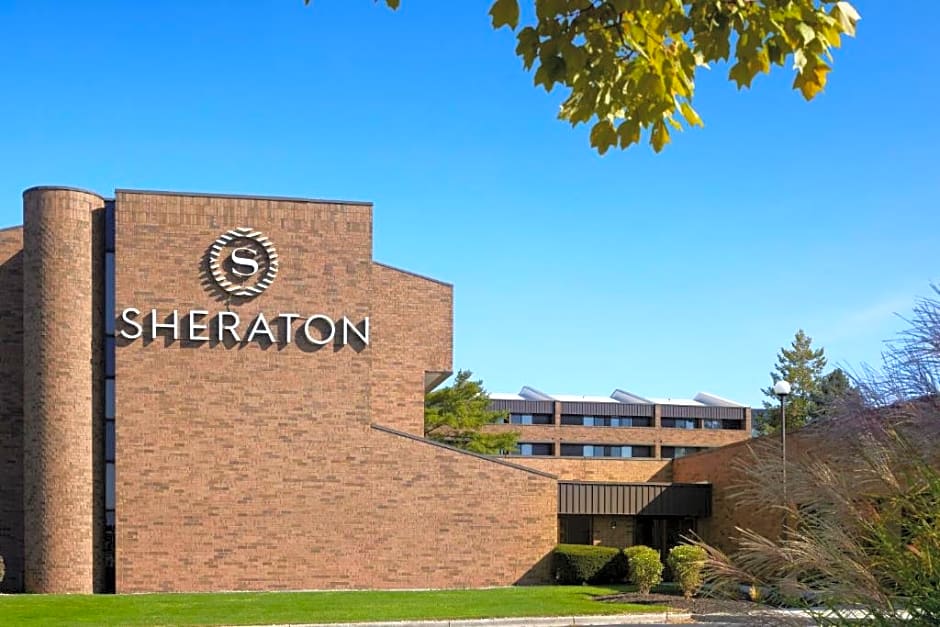 Sheraton Grand Rapids Airport Hotel