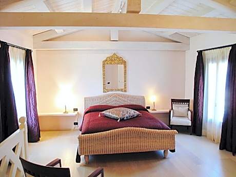 Standard Queen Room