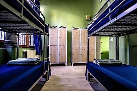 Bed in 10-Bed Mixed Dormitory Room
