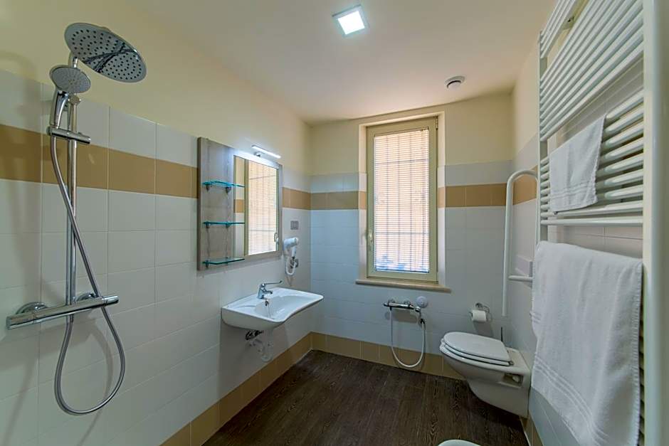 Hotel Panineria Colombera Rossa