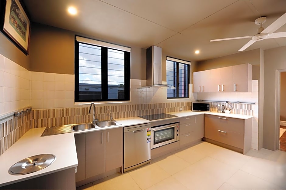 The Stirling Arms Hotel