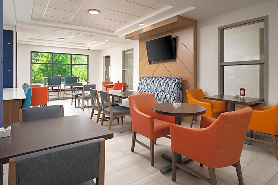 Holiday Inn Express Hotel & Suites Newport South By IHG