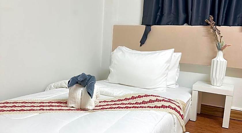 Montana Hotel & Hostel Phuket