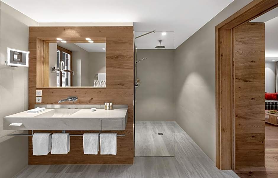 Schwarzer Adler Kitzbuhel - Adults Only