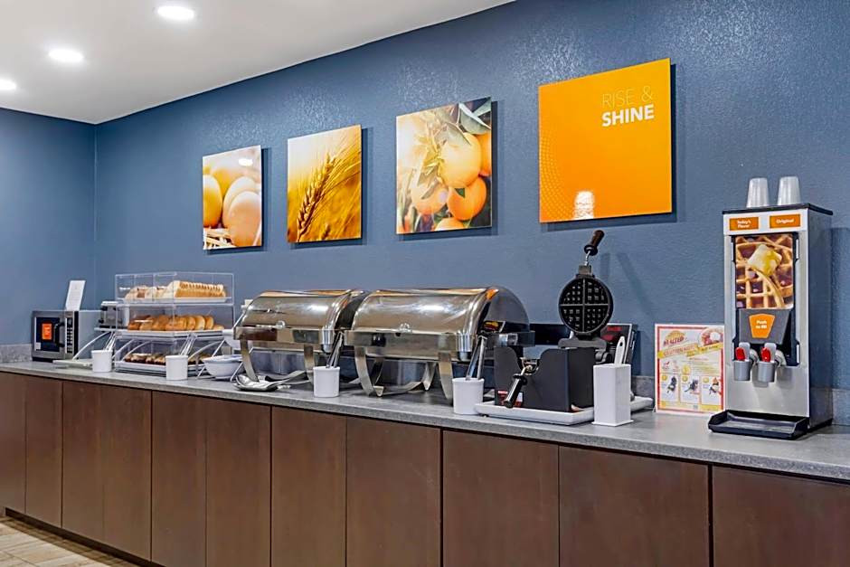 Comfort Suites near Birkdale Village - Huntersville