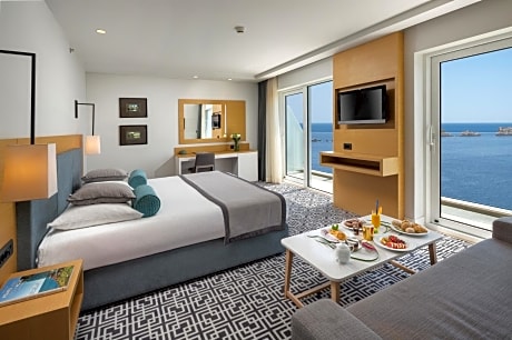 Premium Family Sea View Suite with Balcony