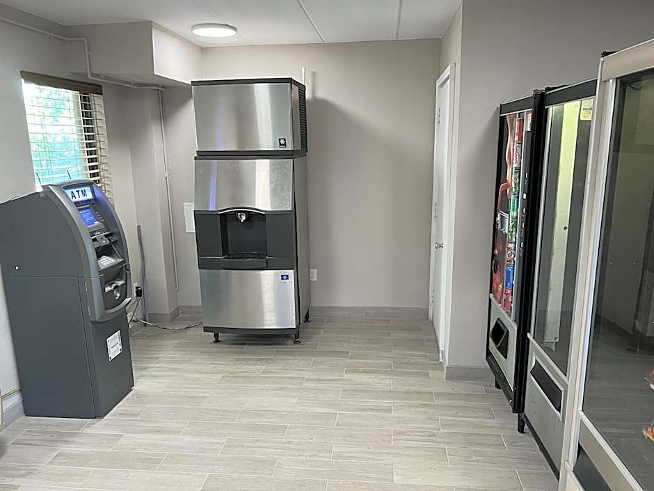 Days Inn by Wyndham Cincinnati East