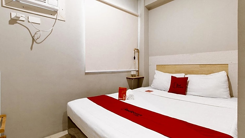 RedDoorz Plus near Osmena Highway 2