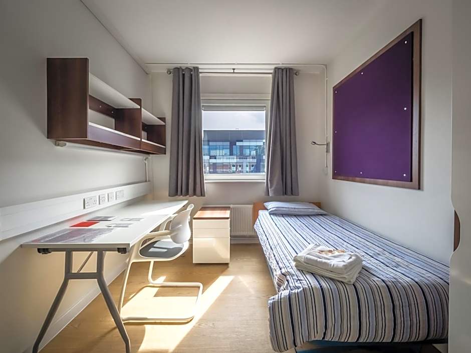 LSE Carr-Saunders Hall