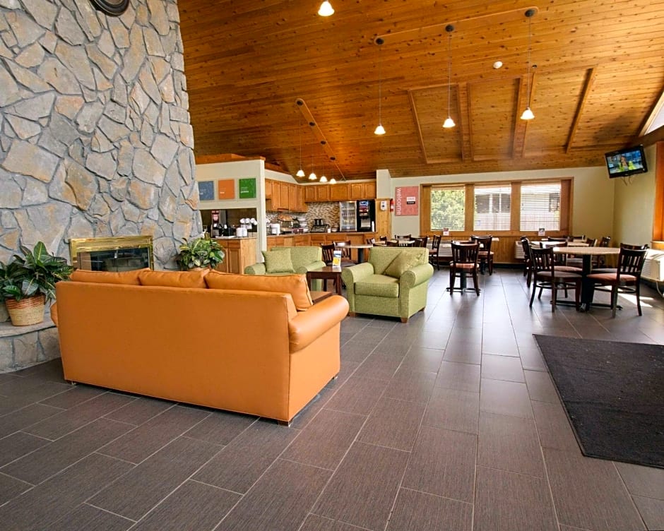 Comfort Inn & Suites Syracuse-Carrier Circle