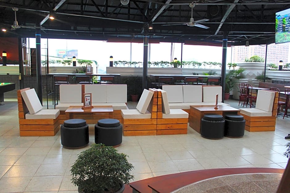 Urban Travellers Hotel