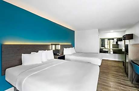 2 Queen Beds Nonsmoking