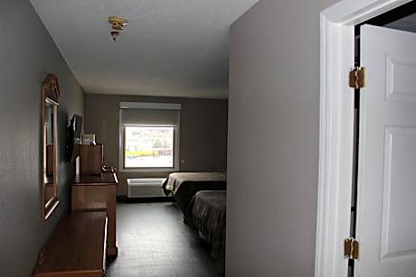 Queen Room with Two Queen Beds - Mobility Access/Non-Smoking