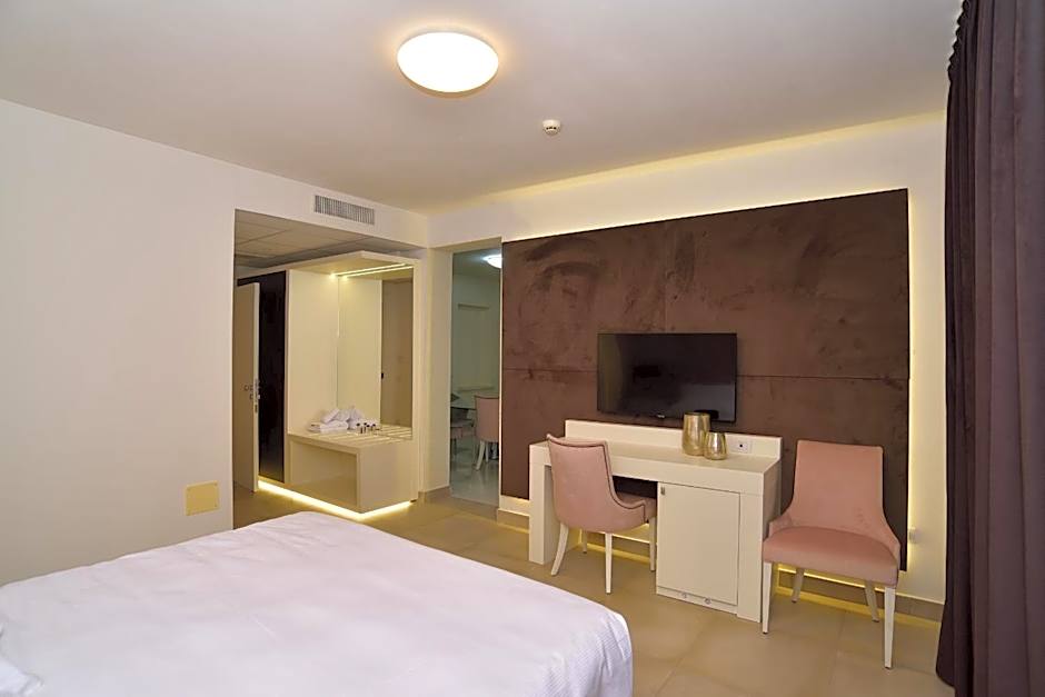 M2 Hotel