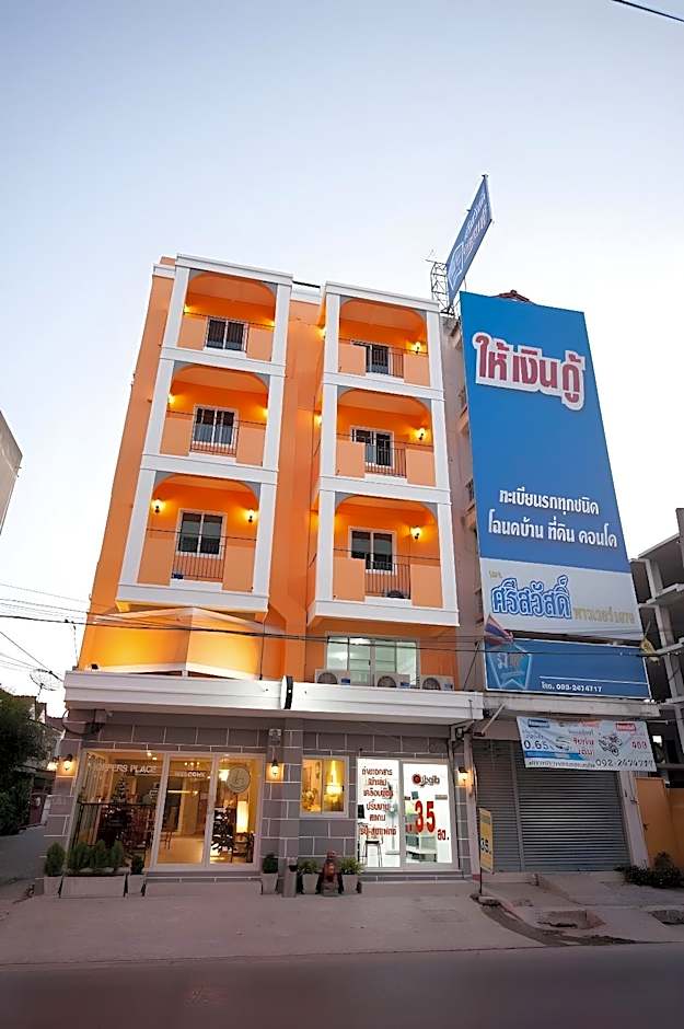 Hoppers Place Donmuang Hostel