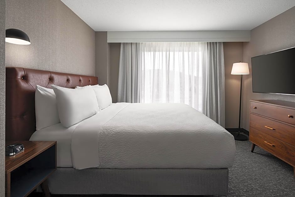 Four Points By Sheraton Hotel & Suites San Francisco Airport