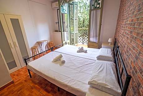 Standard Double Room with Shared Bathroom