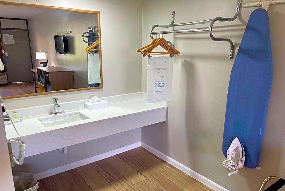 Days Inn by Wyndham Valdosta/Near Valdosta Mall