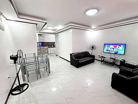 Calapan Transient House 3-BedRoom  near MALLS L26