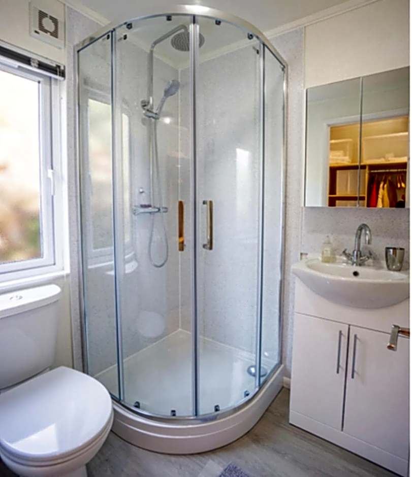 The Warren Holiday Park - Family Chalet