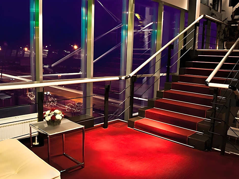 Cosmopolit Premier Art-Hotel