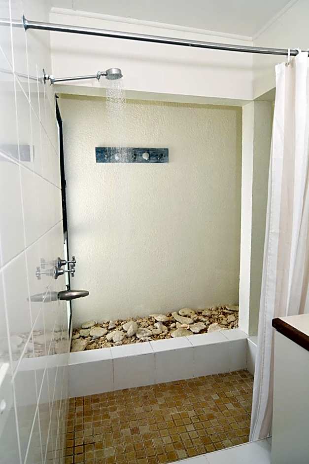 Pacific Lagoon Apartments