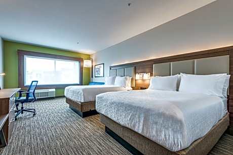 2 Queen Suite Mobility Accessible Tub