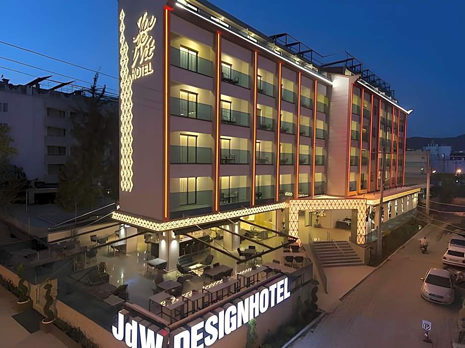 Aurasia Deluxe Hotel