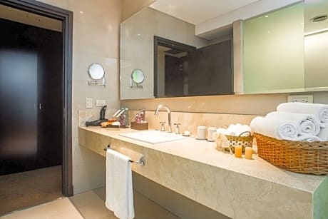 Classic Room, 1 King Bed