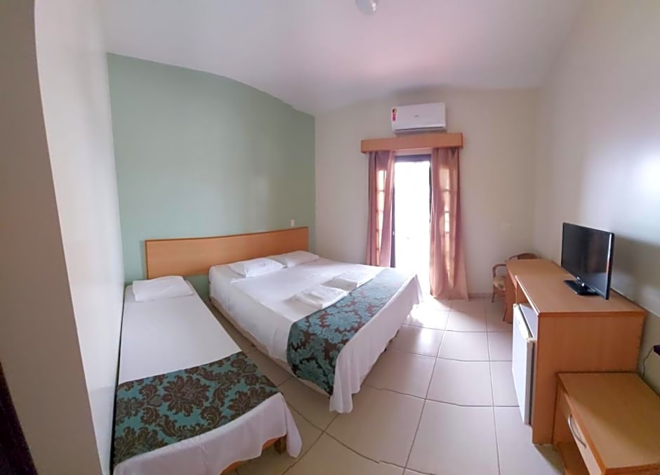 Golfinho Plaza Hotel