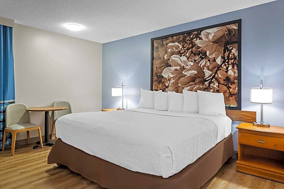 Super 8 by Wyndham Valdosta/Conf Center Area