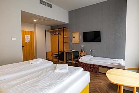 Deluxe Double Room with Extra Bed