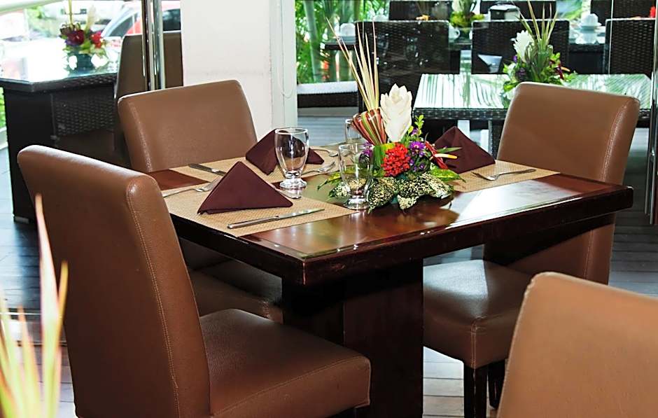 Hotel & Suites Rincon Del Valle