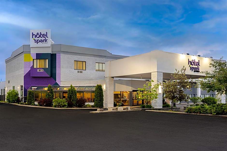 Spark by Hilton Montreal Brossard