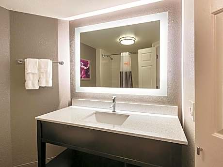 2 Double Beds Non-Smoking