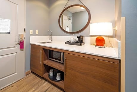 1Kg Mobility/Hearing Access Ri Shwr Studio Ns