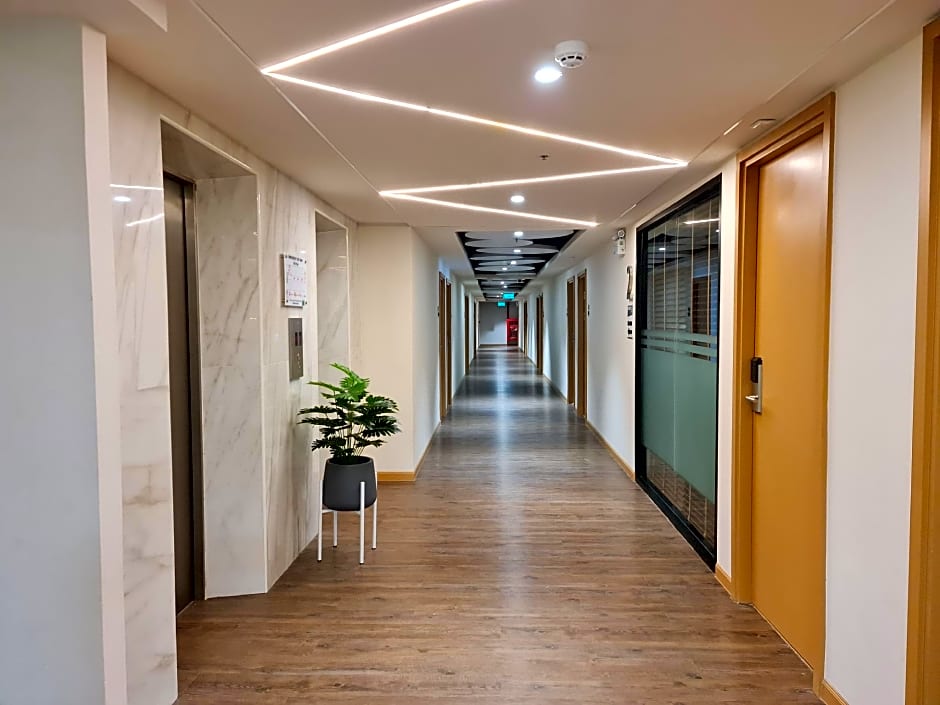 THE NEUF RATCHADA HOTEL