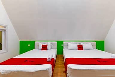 RedDoorz Syariah Plus near Sukabumi Station