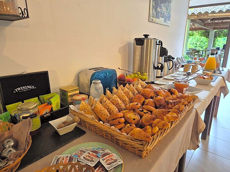 Logis Hôtel Restaurant Les Norias