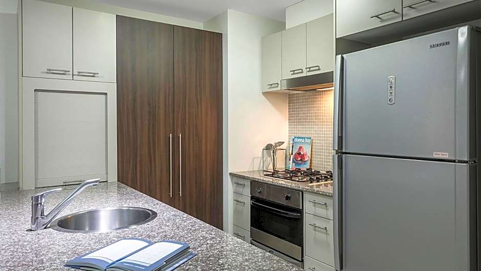 Oaks Brisbane Aurora Suites