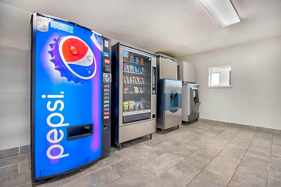 Motel 6-Russellville, AR