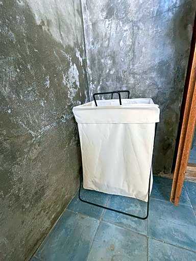 Spacious Studio Room Close to Cafe and Beach