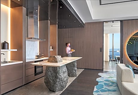 1 King 1 Bedroom And Living Room High Floor