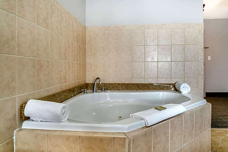 Country Inn & Suites by Radisson, Rossford - Toledo South