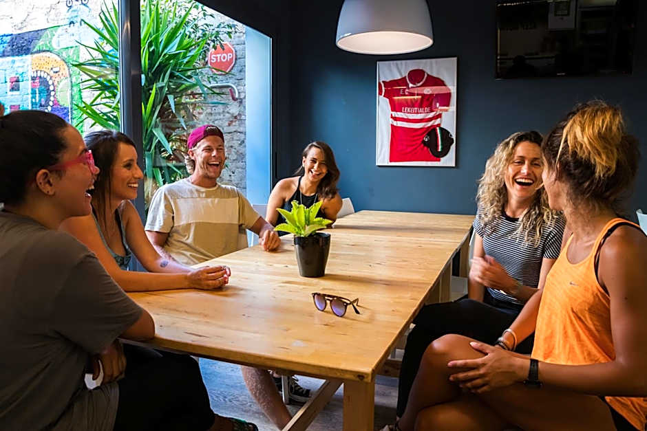 Sant Jordi Hostels Gracia
