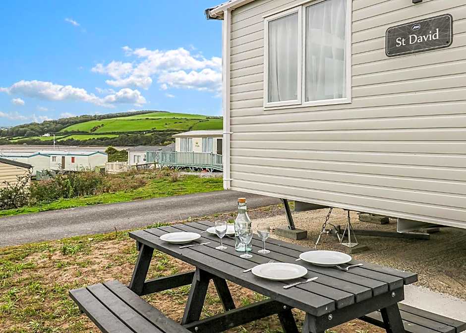 Waters Edge Leisure Park